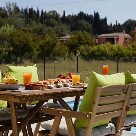 Villa Corfu Garden Kompítsion